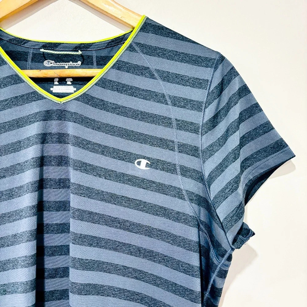 CHAMPION Grey striped sports t-shirt | sporty classic | Large - Picture 3 of 6